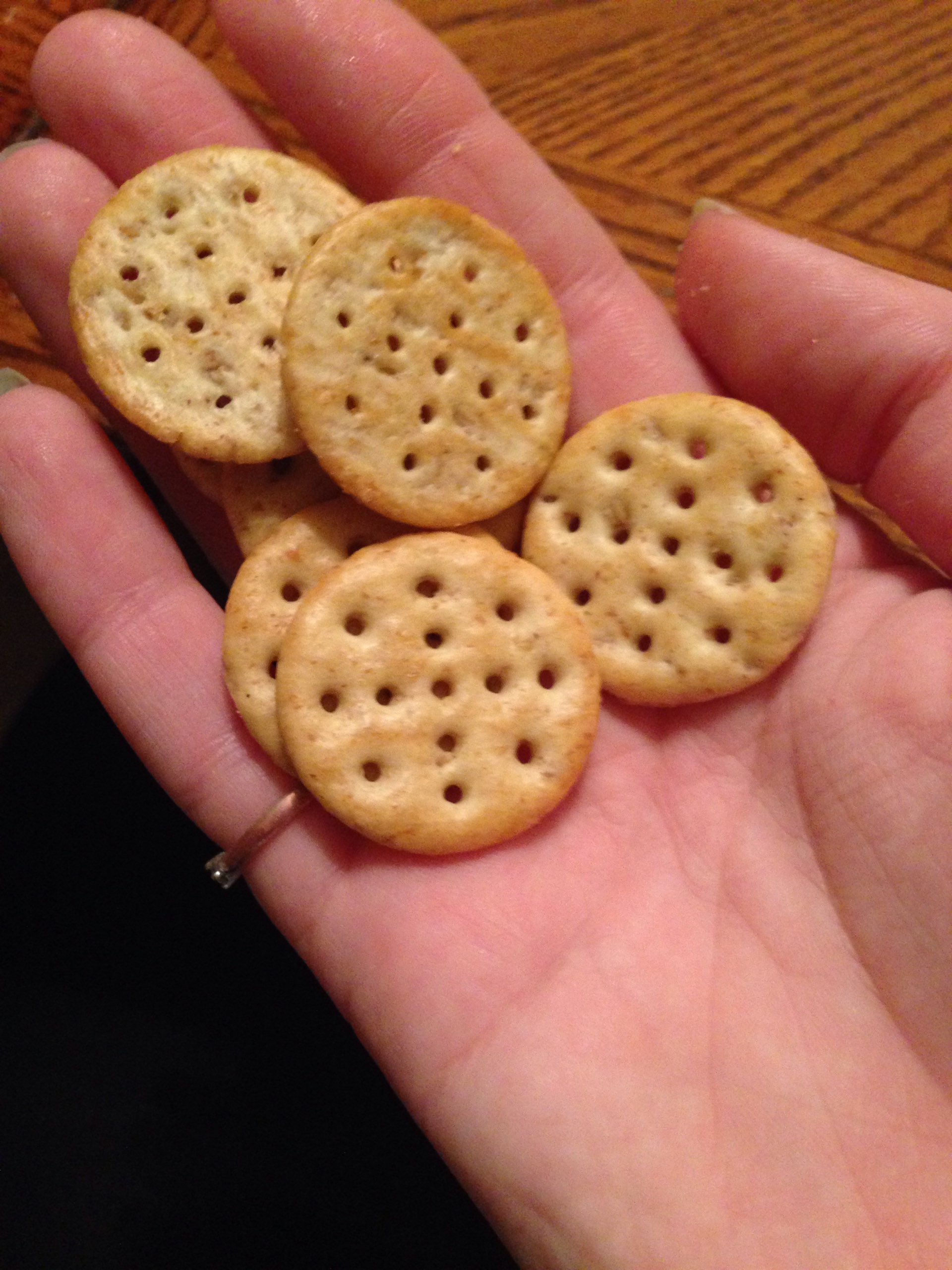 Trader Joe's 12 Grain Mini Snack Crackers Calories, Nutrition Analysis