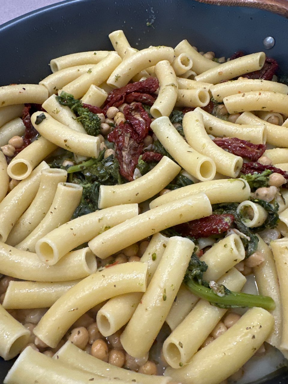 chick pea, broccoli rabe, sundried tomato pasta Directions, calories