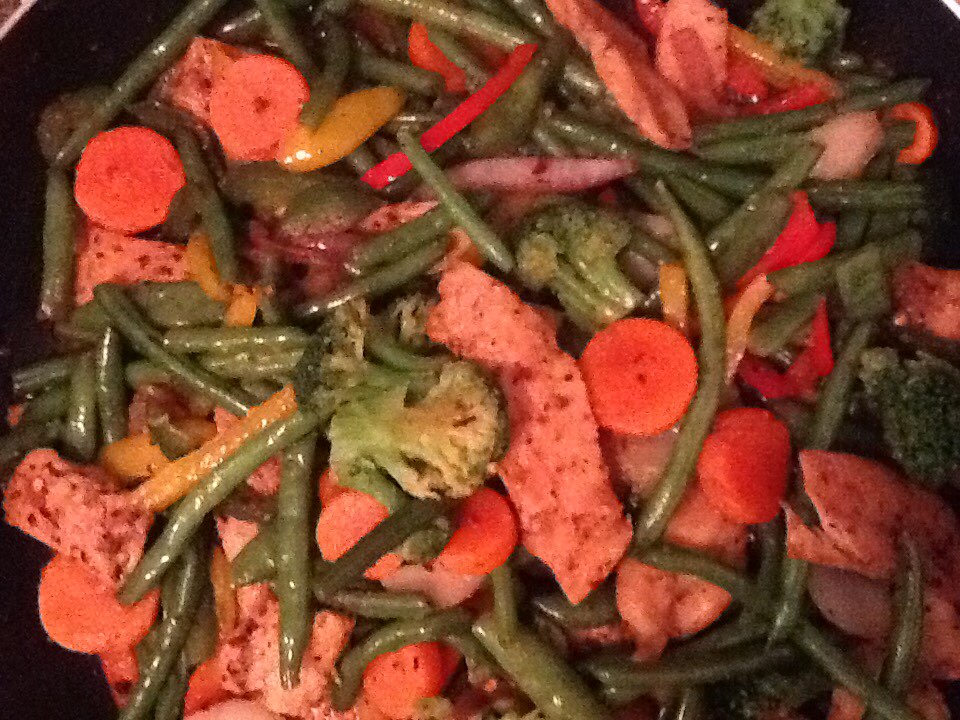 Stir fry chicken, peppers, onions, water chestnuts, carrots, whole