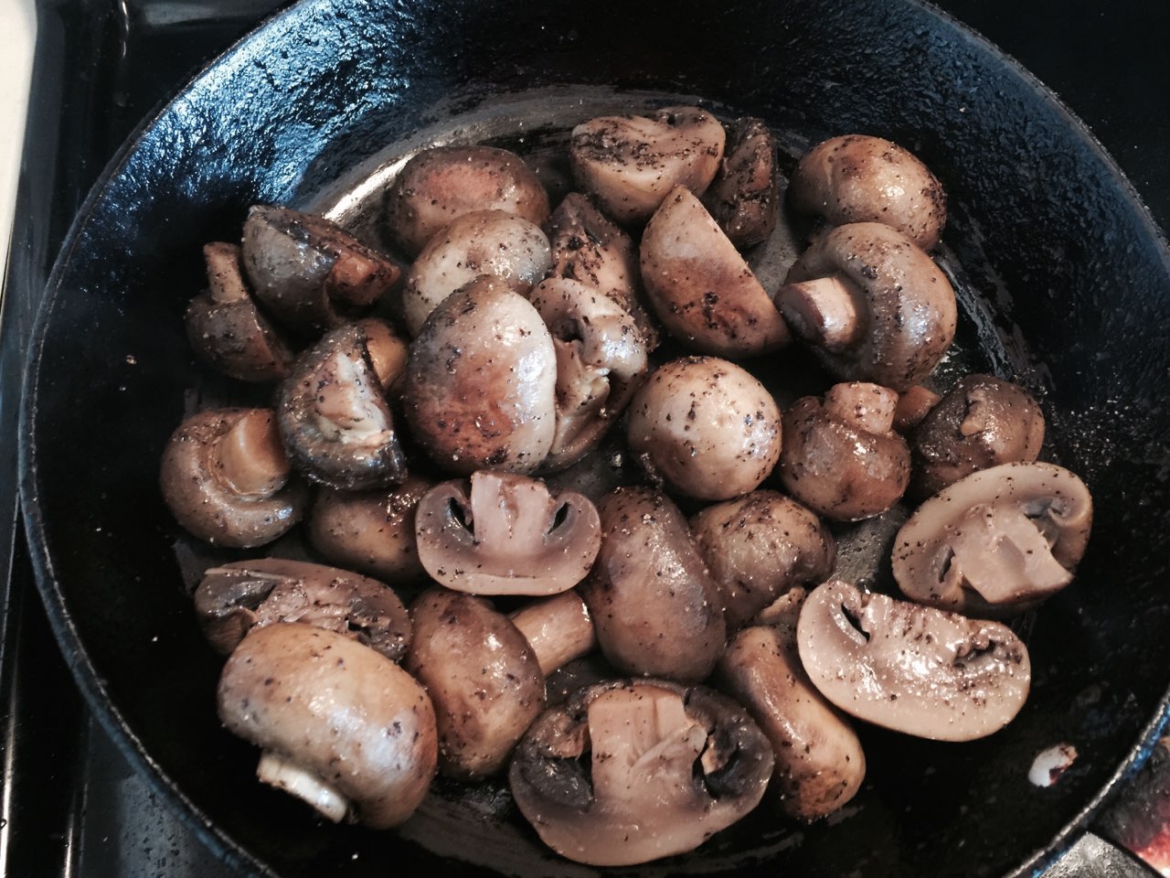 Steamed and sautéed mushrooms for lunch with hummus Fooducate Diet
