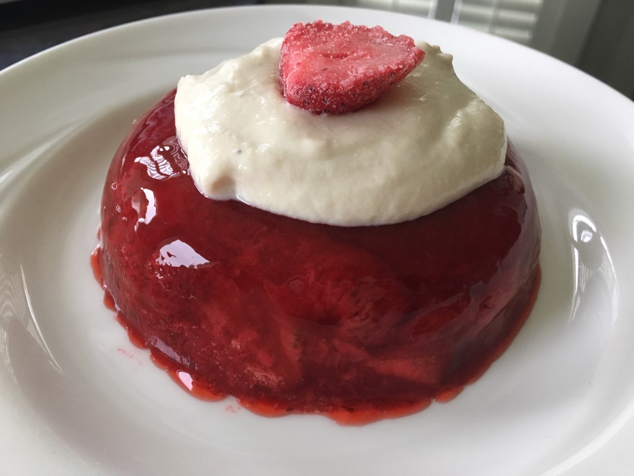 Strawberry Vegan Jello with Vegan Yoghurt!! Fooducate Diet Motivation