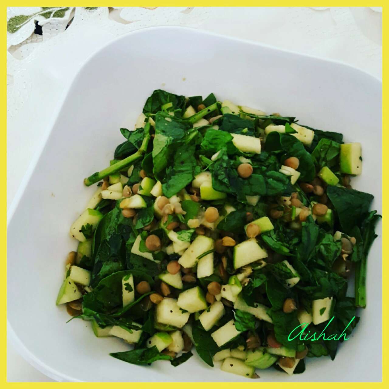Green apple spinach salad (green apple, fresh spinach, cooked lentils