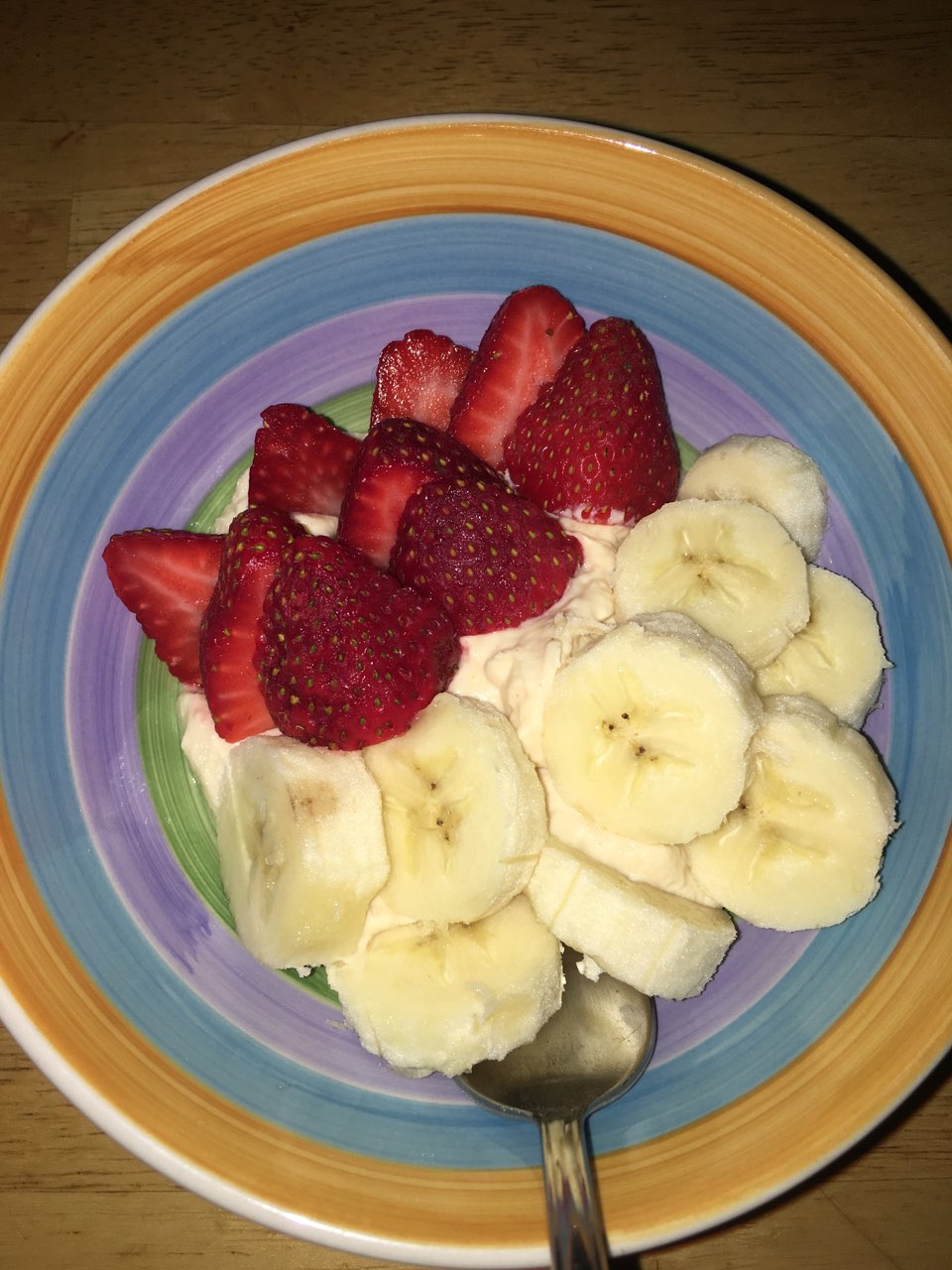 Greek yogurt with a scoop of pb2 with fruit 😍😍 Fooducate Diet Motivation