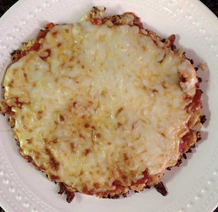 Cauliflower Crust Pizza 😍😍 low carb & so yummy!! Fooducate Diet