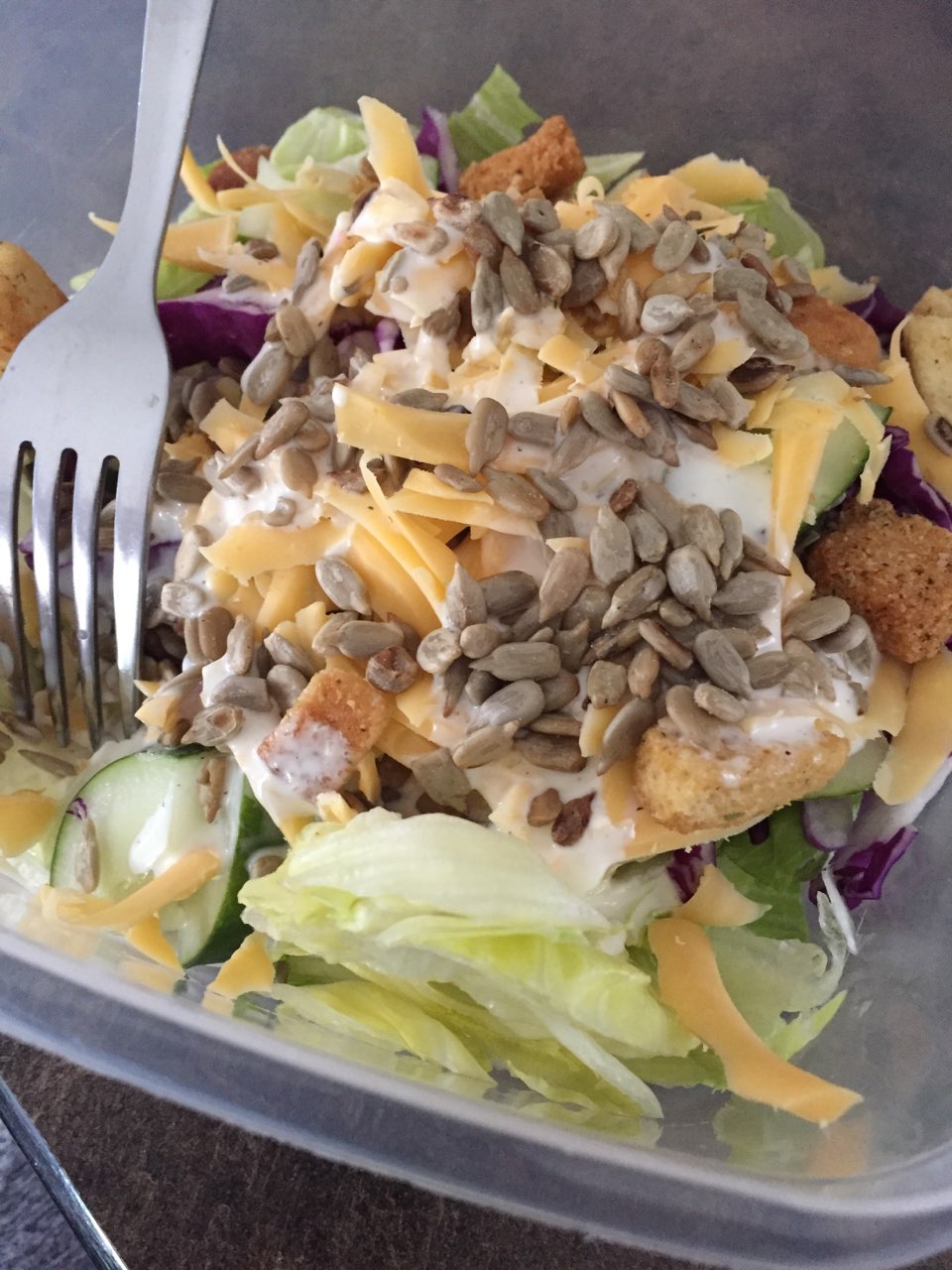 Time to eat! ☺️ my favorite thing about a salad is definitely the