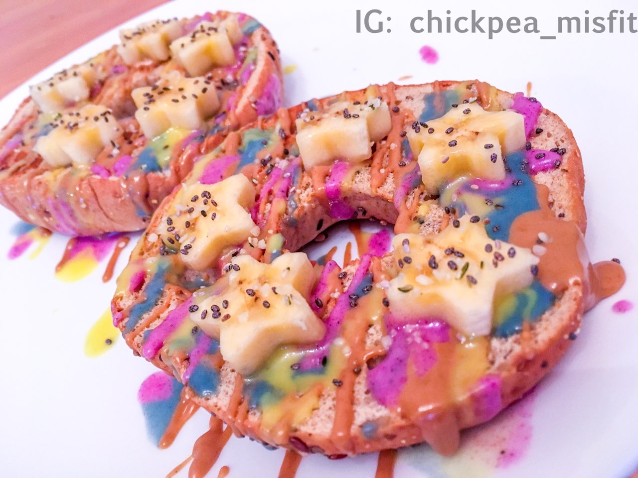 Unicorn bagels 🦄🌈 It’s cold, cloudy and rainy here in North Carolina