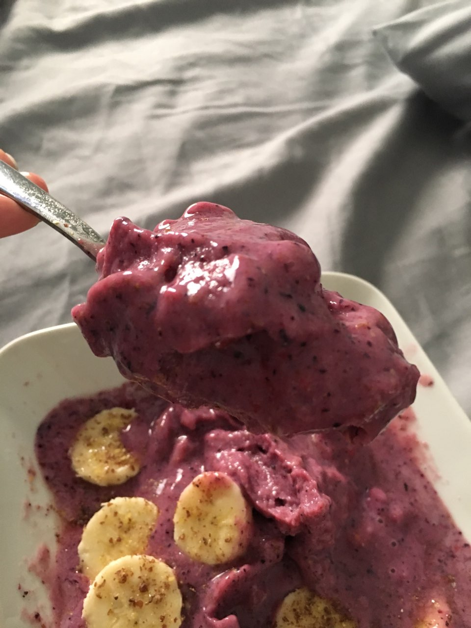 It’s so hot in Cali! Made a THICK smoothie bowl (i hate runny smoothie