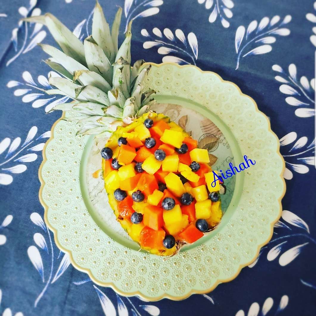 Pineapple papaya and blueberries salad 🍍🍍🍍🍍🍍🍍 Fooducate Diet Motivation
