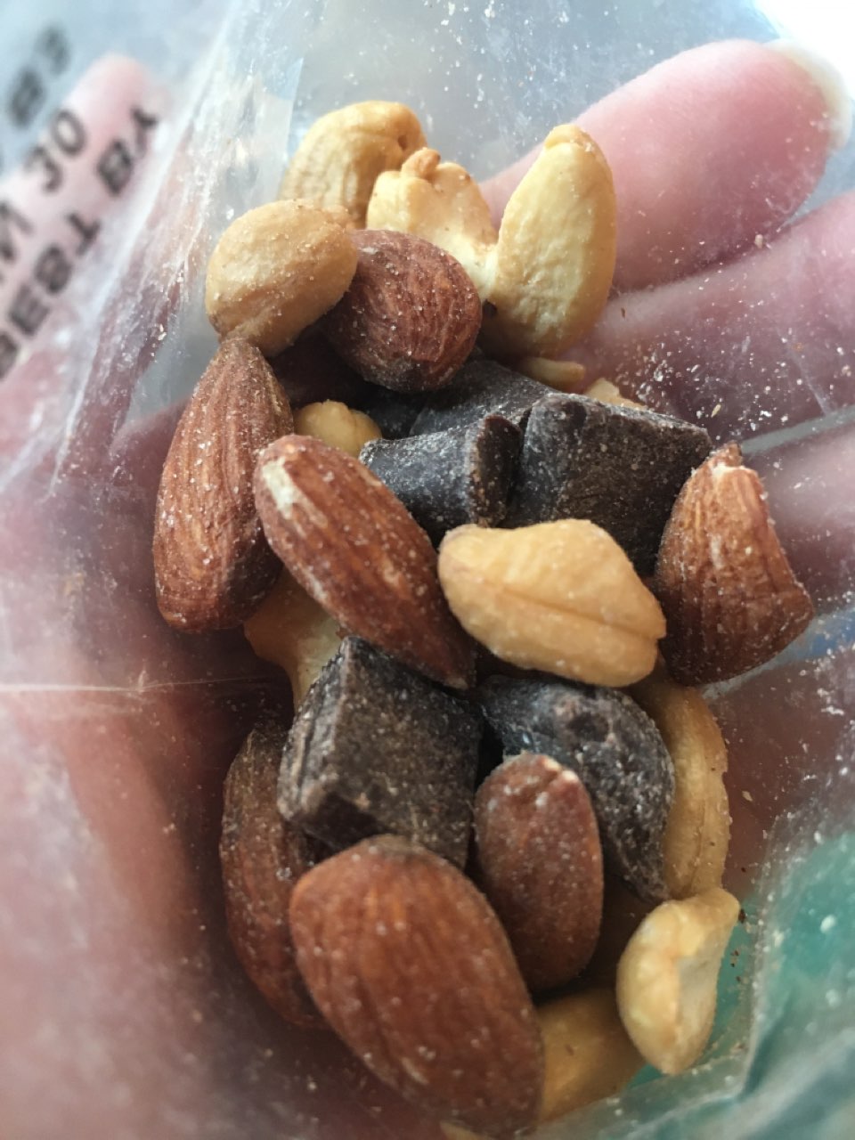 What are ya'll eating as healthy snacks? In need of ideas for low carb, low sugar, low/0 salt