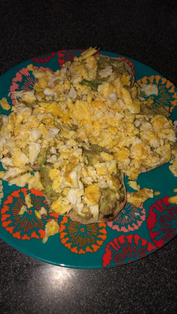 Heavy lunch / breakfast 😍 English muffins, smashed avocado/salsa, and