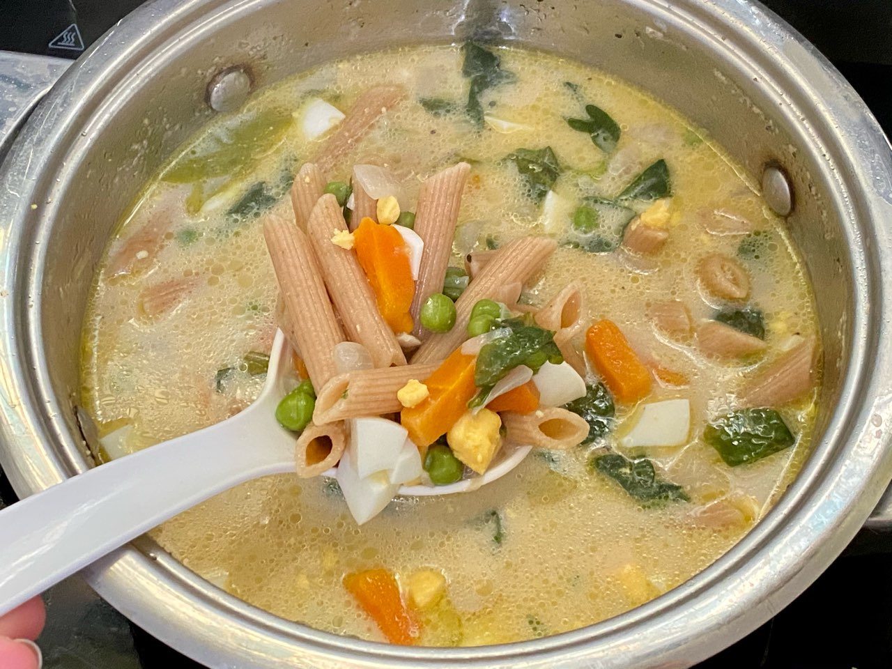 Creamy veggie pasta soup (slightly healthier take on the Filipino