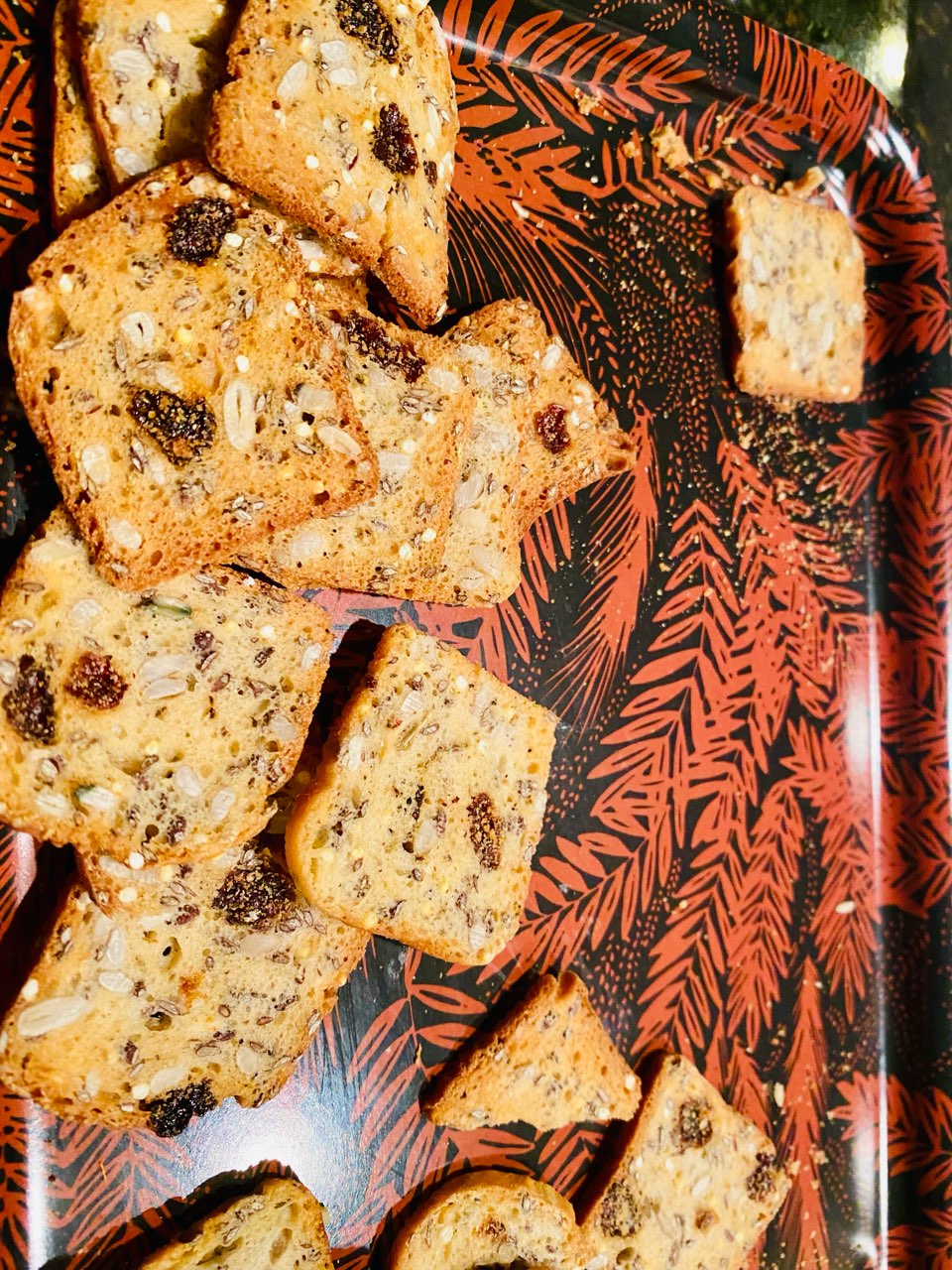 Trader Joe's Crisps, Raisin Rosemary Calories, Nutrition Analysis