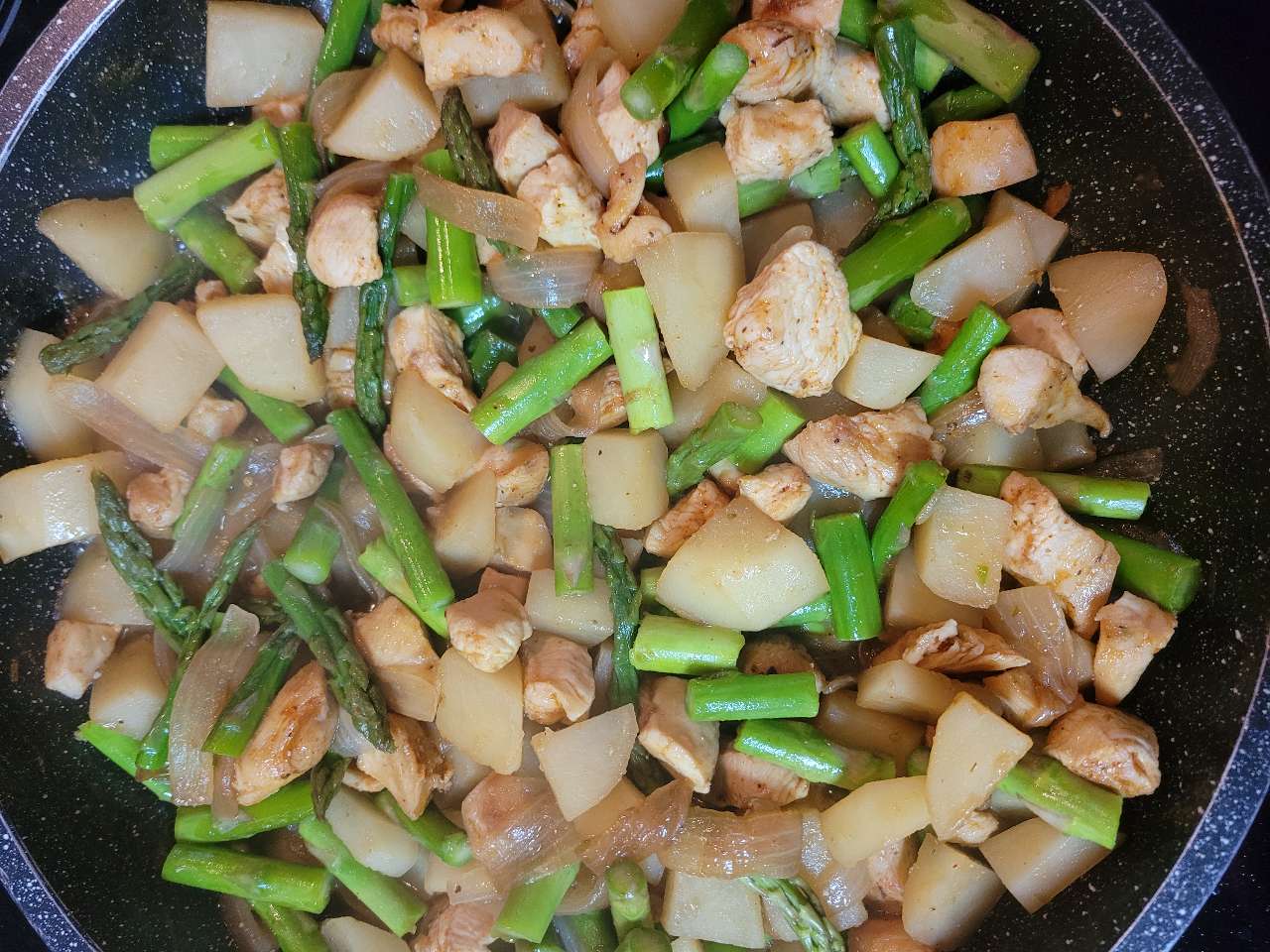 Dinner chicken potato asparagus skillet Fooducate Diet Motivation