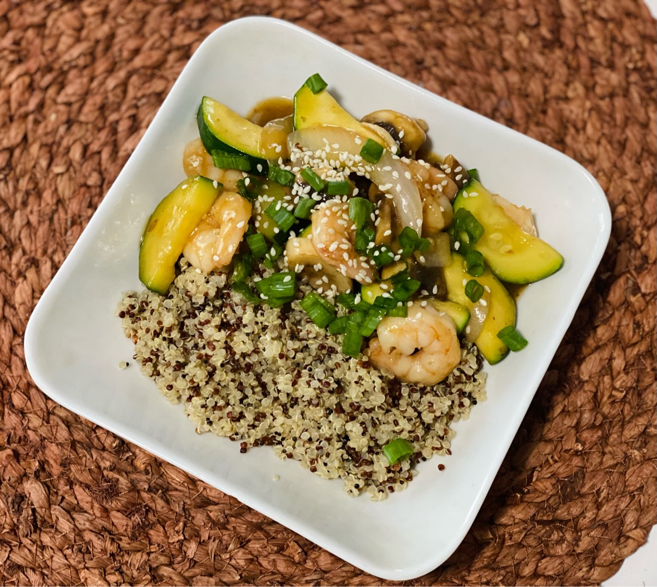 I’m starving! More shrimp stir fry with veggies and rainbow quinoa