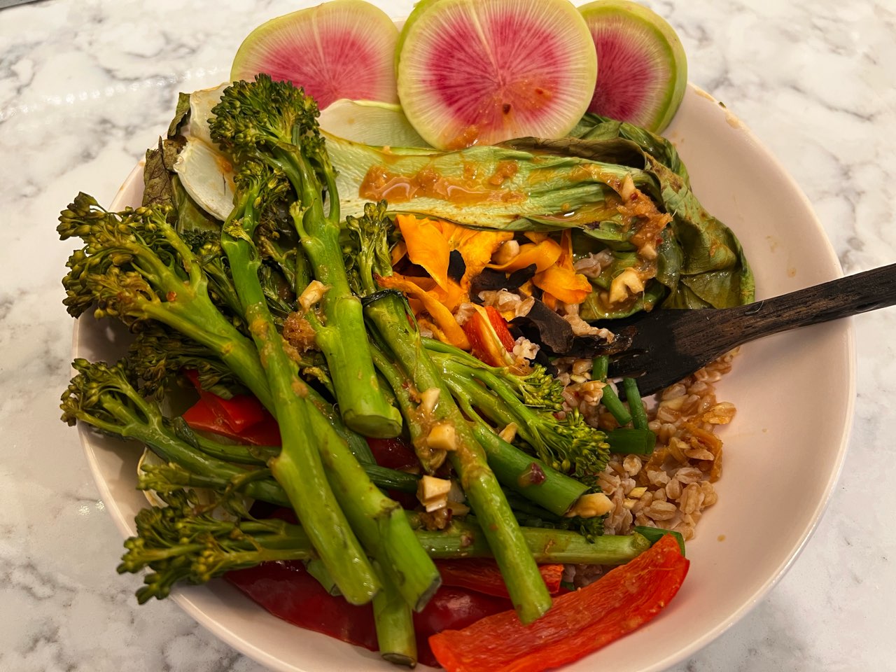 Ginger Miso Farro Vegetable bowl. Recipe in the comments. By Chef Z