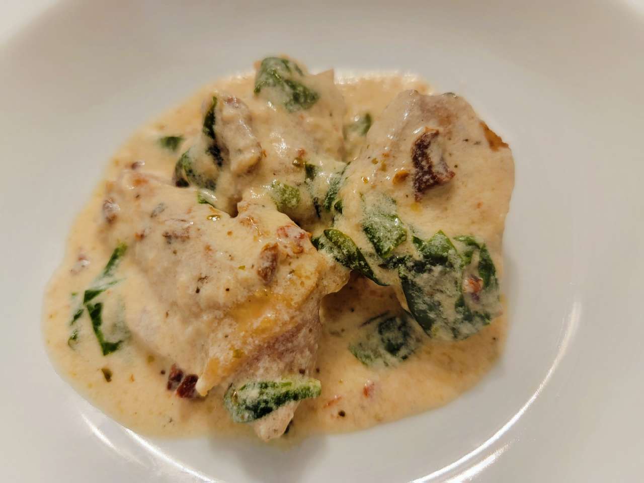 Quick & Easy Tuscan Chicken seared chicken thigh with spinach & sun