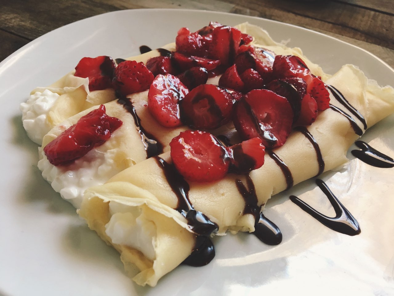Strawberry, Cottage Cheese And Chocolate Crepes Directions, calories