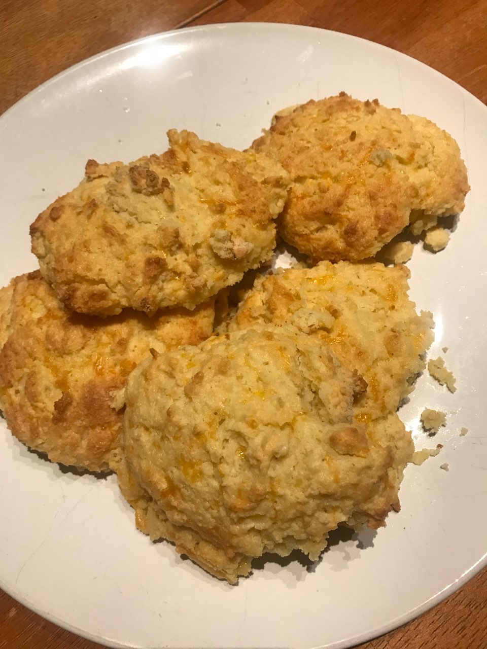 Keto garlic cheese biscuits Directions, calories, nutrition & more