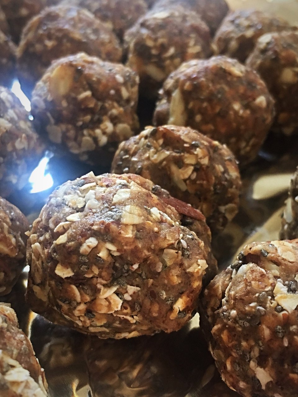protein balls: Directions, calories, nutrition & more | Fooducate