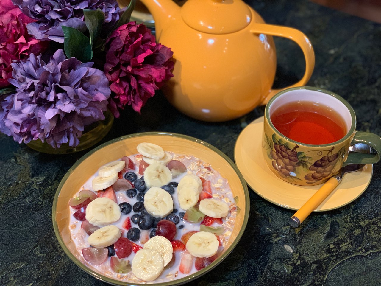 Swiss Müsli with fresh fruits vegan Directions, calories, nutrition
