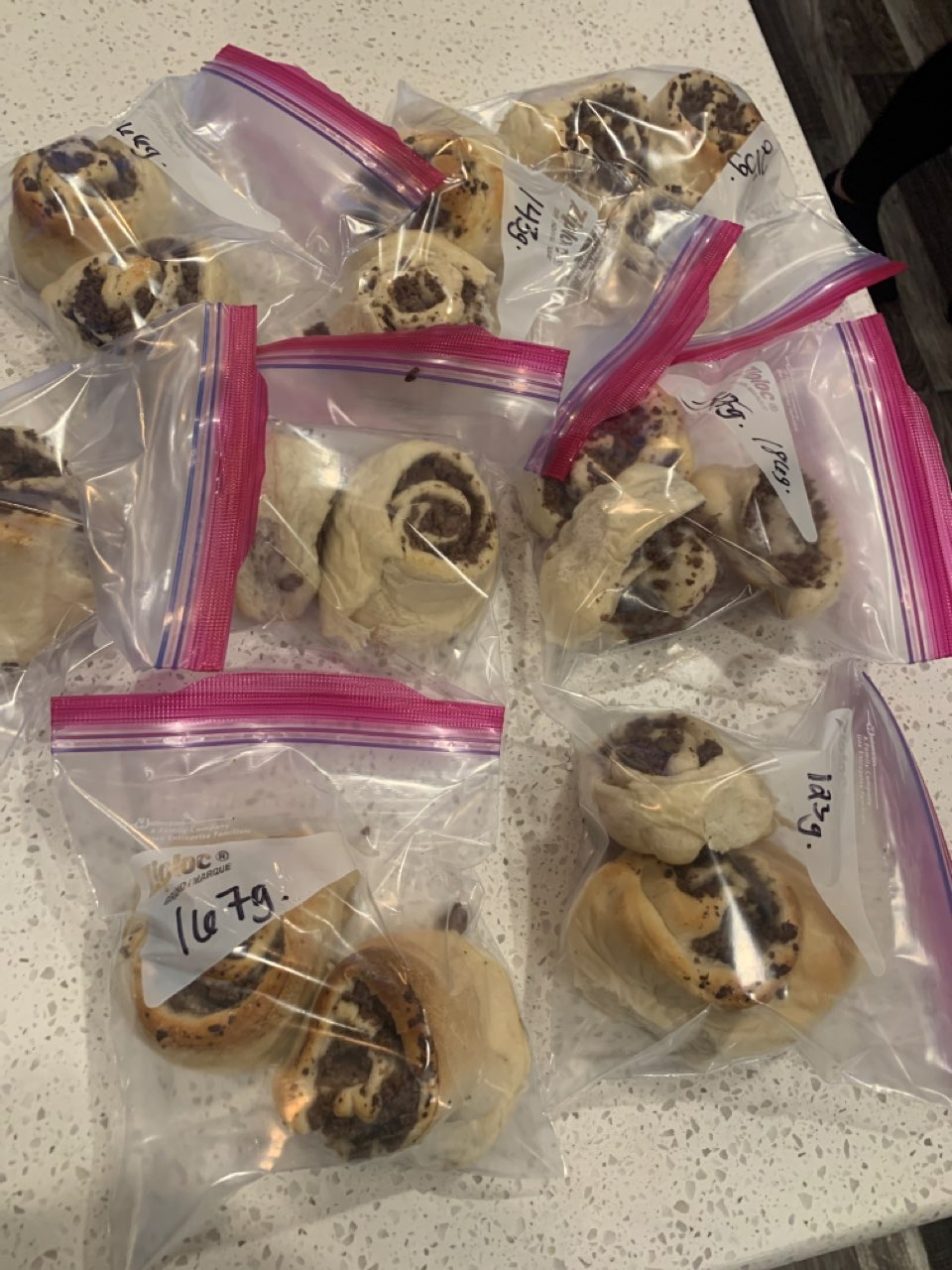 Hamburger Rolls Directions, calories, nutrition & more Fooducate