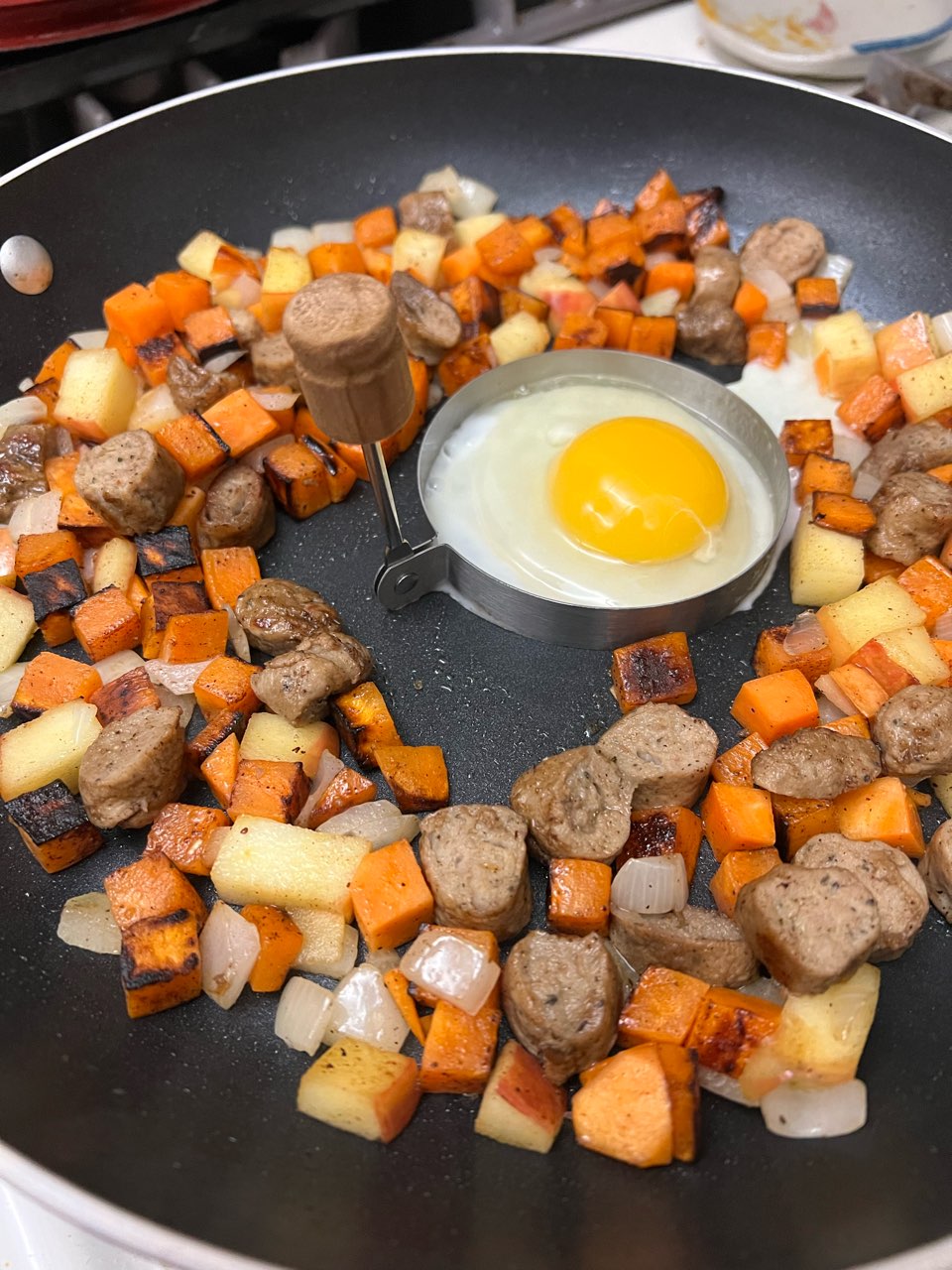 Fall Breakfast Hash: Directions, calories, nutrition & more | Fooducate